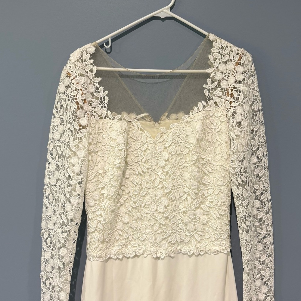 TADASHI SHOJI Longsleeve Lace Wedding Dress Size 10